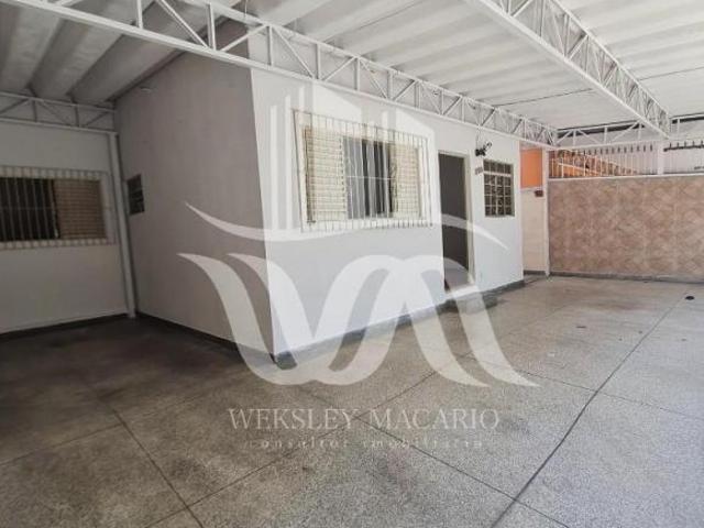 Ac. financiamento. Casa de 4 dormitórios 1 suíte, 2 salas e quintal amplo, 175m² na região do Ouro