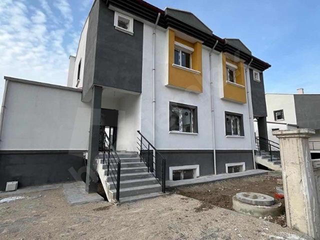 AC GAYRİMENKULDEN 5+1 FULL YAPILI FIRSAT VİLLA