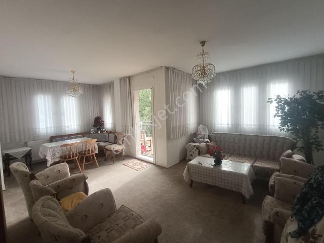 Acısu Caddesi Üzerinde Satılık 3+1 Daire