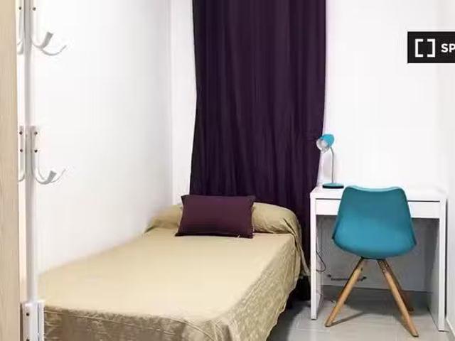 Único Acogedora habitación en alquiler en el Eixample, Barcelona