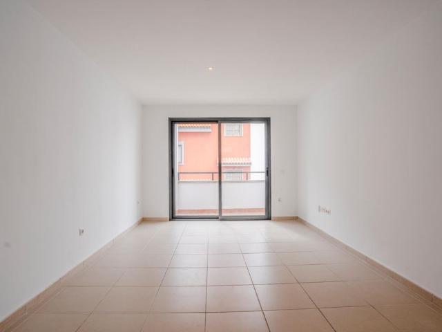 Acogedor adosado en María Jiménez, Santa Cruz de Tenerife – 0067 04674