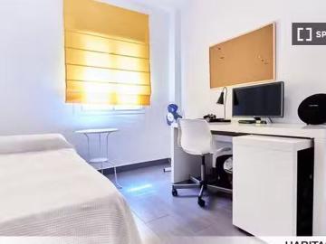 Barato Alquiler de habitación compartida en Bami, Sevilla