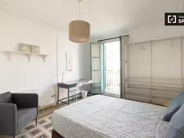 Encantador Alquiler de habitaciones en apartamento de 7 dormit.