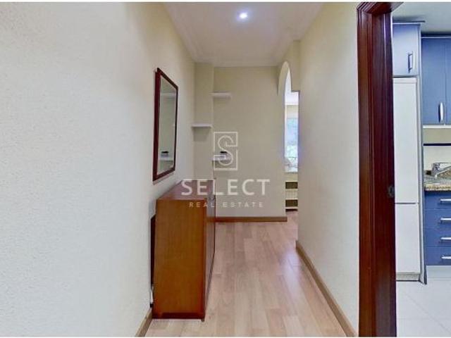 ACOGEDOR APARTAMENTO CON JARDÍN PRIVADO EN GRANADA CENTRO