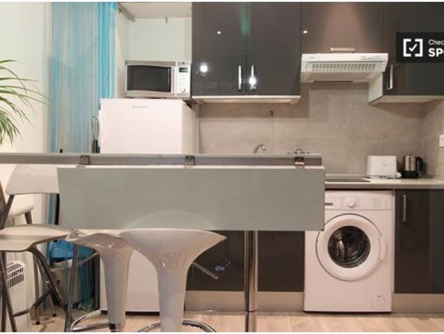 Acogedor apartamento de 1 dormitorio en alquiler en el centro de Lavapiés, cerca del metro