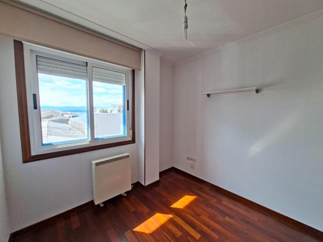 Acogedor Apartamento en Vilagarcía de Arousa, Zona Sobradelo Rosaleda por solo €170,000