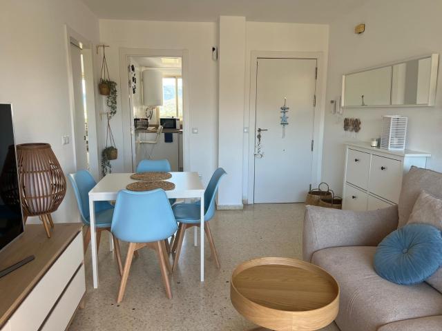 Acogedor apartamento en Gandía Playa con terraza y en excelente estado