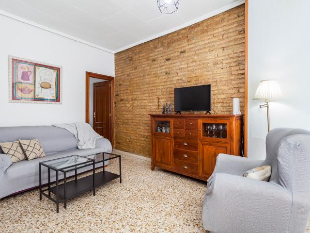 ACOGEDOR APARTAMENTO EN RUZAFA CON TERRAZA