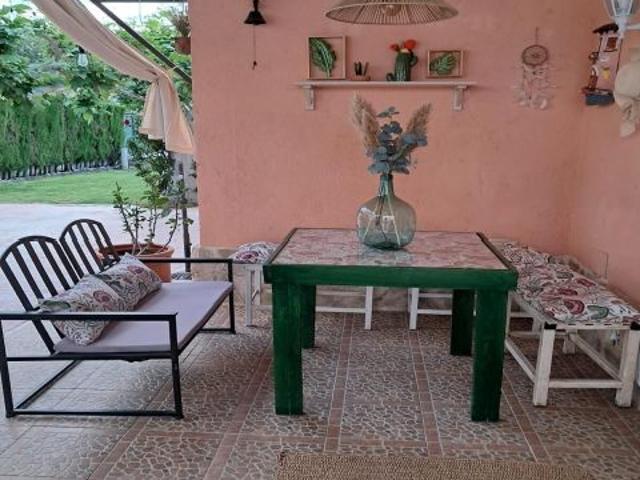 Acogedor Chalet en Jaén con Piscina y Terraza Ideal para Familias