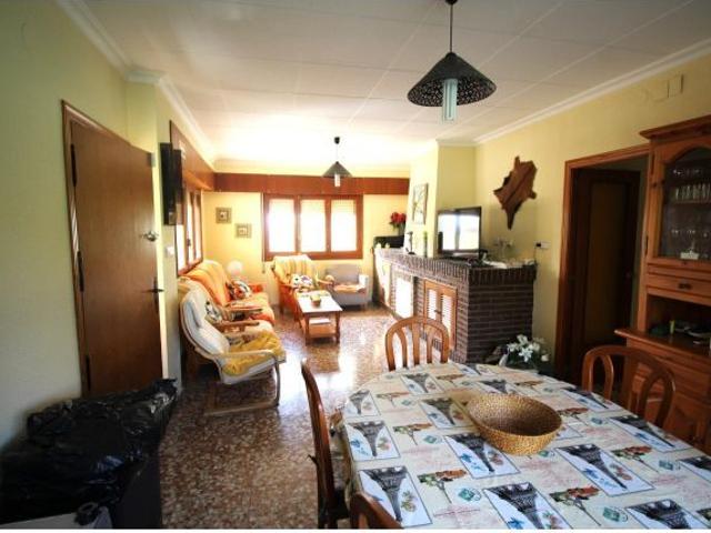 Acogedor chalet en venta en la exclusiva zona del Moralet