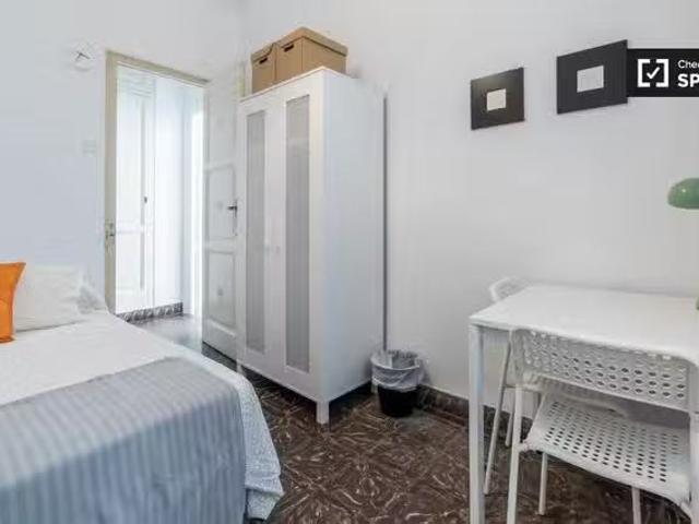Acogedor Cómoda habitación en alquiler, apartamento, Extramurs.