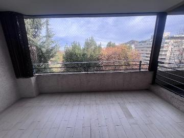 Acogedor depto a pasos de todo, 2 dorm + servicio + 2 est