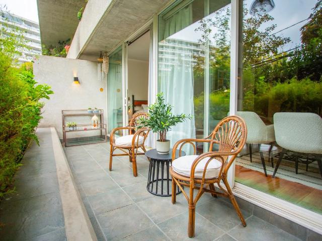 Acogedor depto amoblado en 1er piso con jardín y terraza