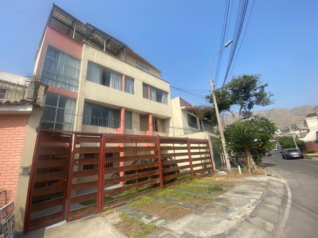 ACOGEDOR DEPARTAMENTO EN LA MOLINA IDEAL PARA PAREJAS JOVENES