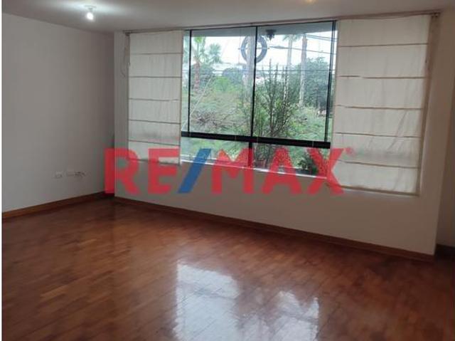 Acogedor Departamento En Venta Frente A Hermoso Parque En Surco Cerca A Velasco Astete