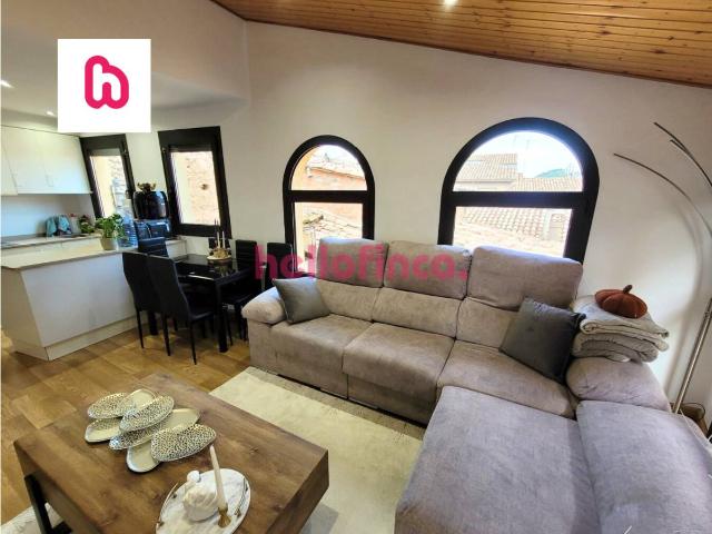 Acogedor dúplex reformado con encanto y mucha luz en Berga