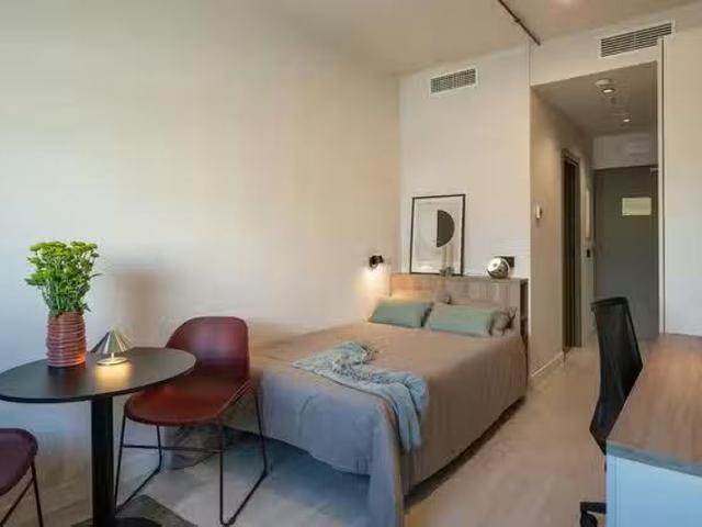 Único Estudio en Avenida del Conocimiento