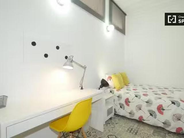 Barato Habitación amueblada en piso compartido en Gràcia, Barc.