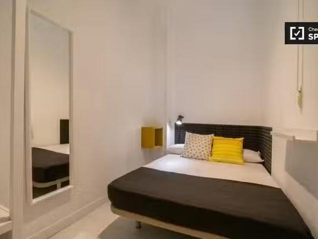 Bonito Habitación compartida en alquiler en Universidad, Madrid