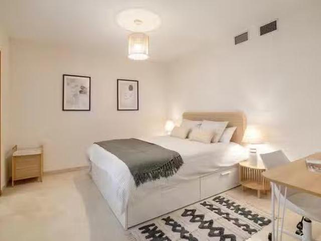 Encantador Habitación en Avenida Doctor Gadea, Ensanche Diputa.