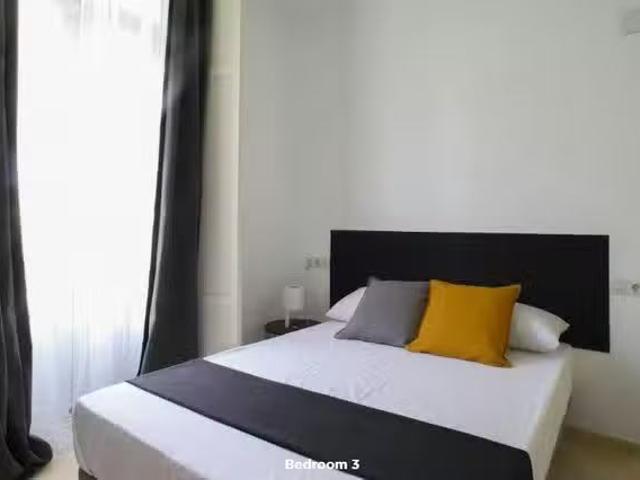 ¡En alquiler! Habitación en Avenida del Reino de Valencia, Gra.