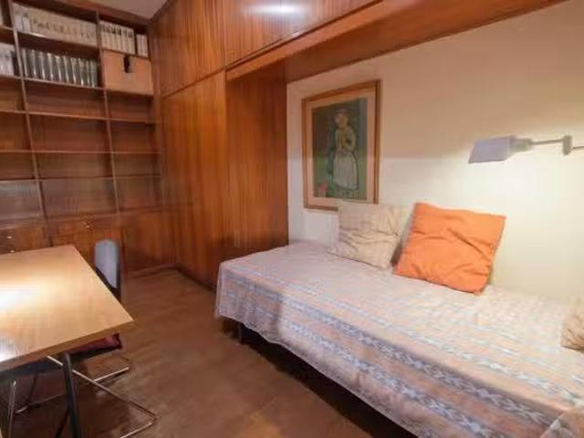 Acogedor Habitación en Avinguda de la República Argentina, Val.