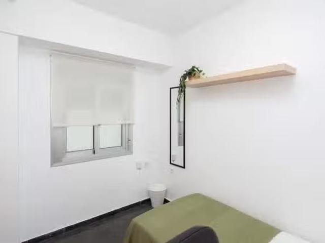 Único Habitación en Avinguda del Port