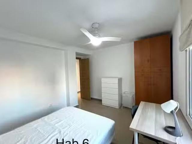 Acogedor Habitación en Avinguda del Primat Reig