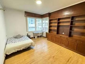 Encantador Habitación en Areiltza Doktorearen Zumarkalea, Abando