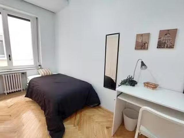 Encantador Habitación en Cuesta de San Vicente, Argüelles