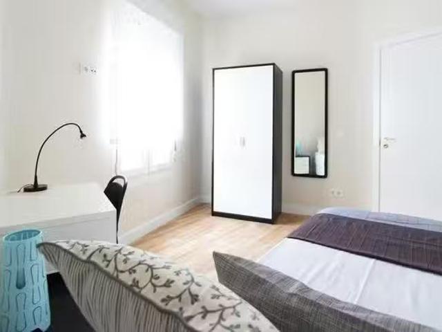 Nuevo Habitación en Calle Mesón de Paredes, Embajadores