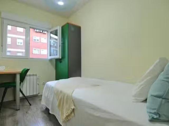 ¡Recién llegado! Habitación en Calle Alicante
