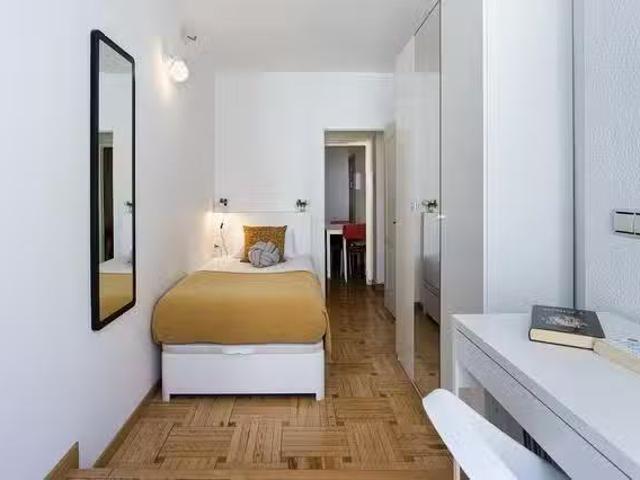 Bonito Habitación en Calle de Núñez Morgado