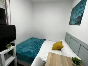 Bonito Habitación en Calle de Ocaña, Latina