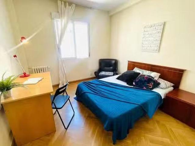 Encantador Habitación en Calle de Algeciras, Palacio