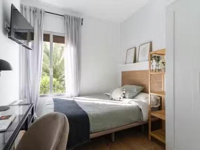 ¡En alquiler! Habitación en Calle de Alejandro Sánchez, Opañel