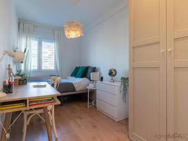 Acogedor Habitación en Calle de Antonio López, Almendrales