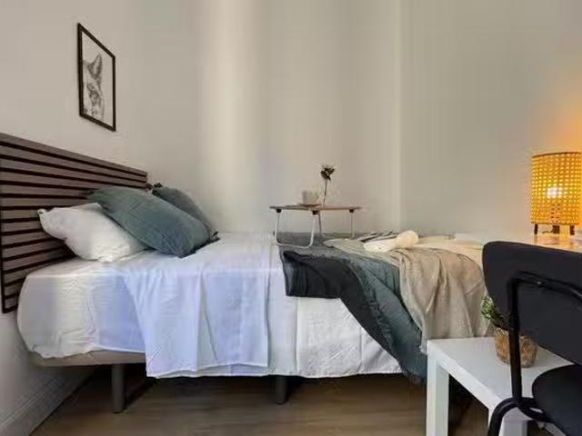 ¡Recién llegado! Habitación en Calle de Caravaca, Centro