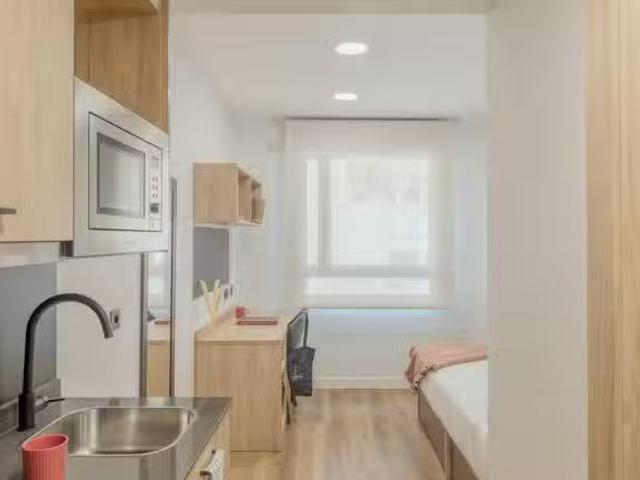 Acogedor Habitación en Calle de Francisco Sancha, Fuencarral E.