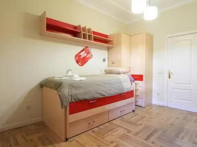 Acogedor Habitación en Calle de Juan Álvarez Mendizábal, Argüe.