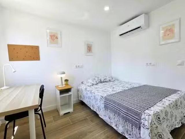 Encantador Habitación en Calle de Rafael Fernández Hijicos, Pu.