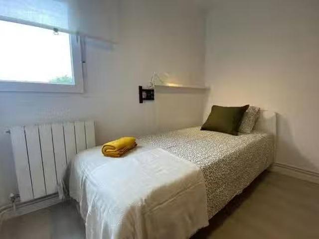 ¡Oferta! Habitación en Calle de Rocafort, San Cristóbal