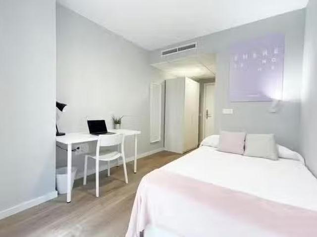 ¡En alquiler! Habitación en Calle de Toledo, Barrio de La Latina