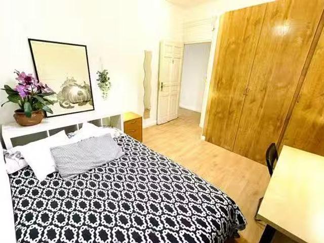Bonito Habitación en Calle de Toledo, Palacio