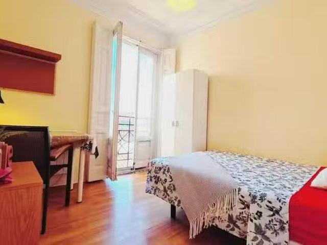 Barato Habitación en Calle de Toledo, Palacio