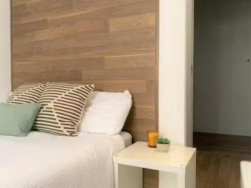 ¡En alquiler! Habitación en Calle de Valencia, Embajadores
