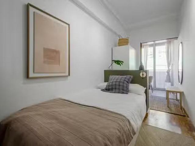 Único Habitación en Calle del Poeta Joan Maragall, Castillejos