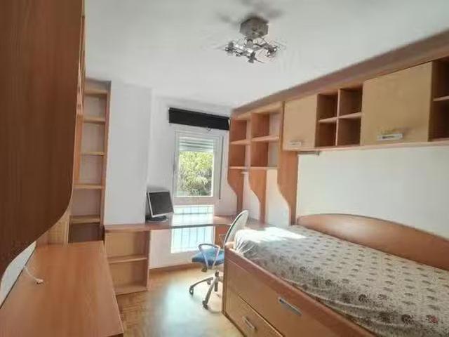 Único Habitación en Calle la Violetera, Palomeras Bajas