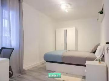 Nuevo Habitación en Calle Ramón Luján, Almendrales