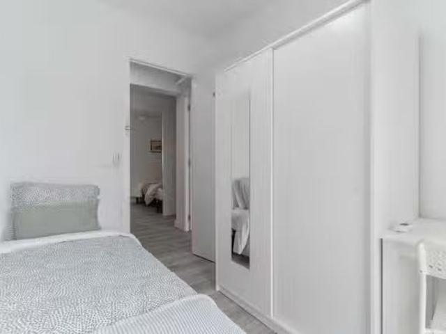 Único Habitación en Calle Santa Florencia